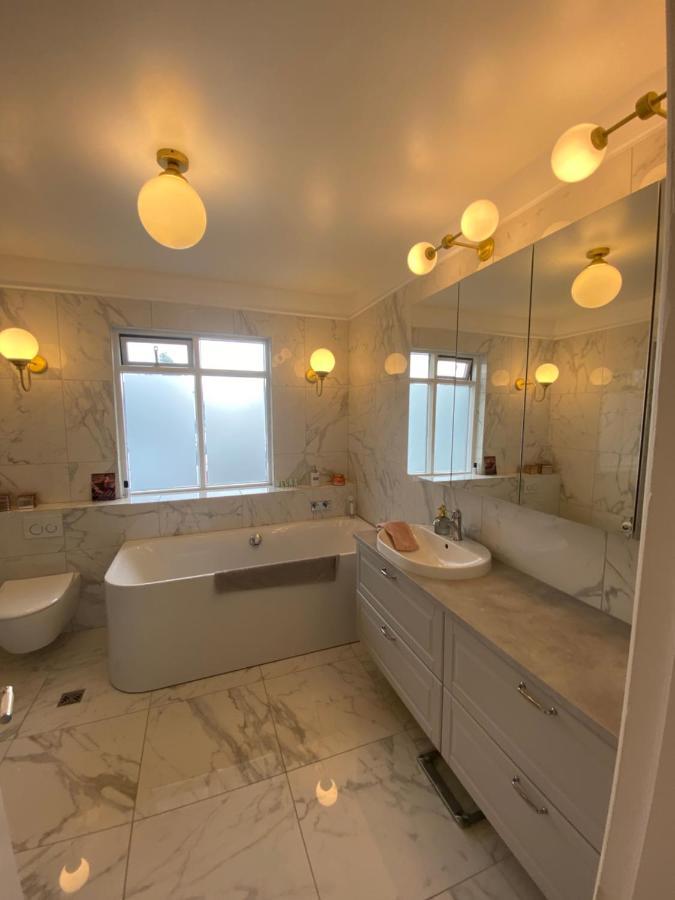 Casa Disa - Dreams, A Boutique Guesthouse In Reykjavik City'S Central Park And Botanical Garden In Laugardalur, Hot-Spring-Valley 외부 사진